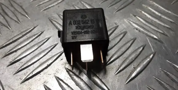 Mercedes-Benz B W245 Other relay A0025421319