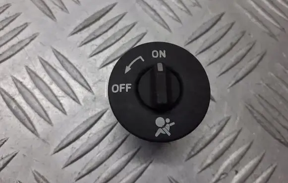 Renault Megane II Passenger airbag on/off switch 8200169589