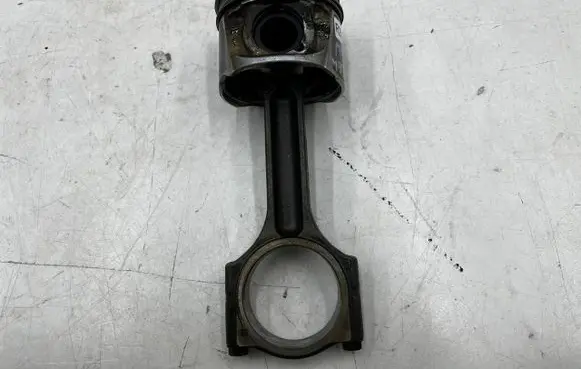 Opel Movano B Piston with connecting rod M9TB870