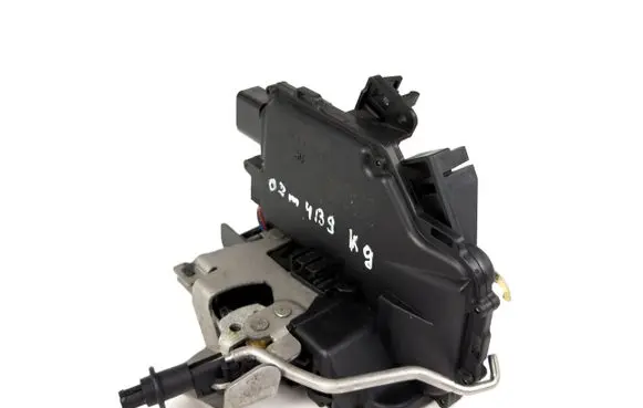 Audi A6 S6 C5 4B Rear door lock 4B0839015G