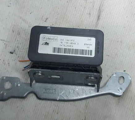 Ford Kuga I ESP acceleration yaw rate sensor 8M513C187BA
