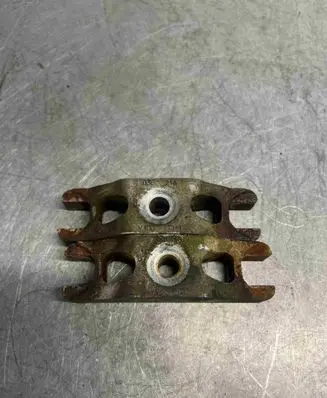 Volkswagen Caddy Fuel Injector clamp holder 03L216