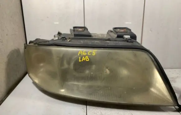 Audi A6 S6 C5 4B Headlight/headlamp 14847400