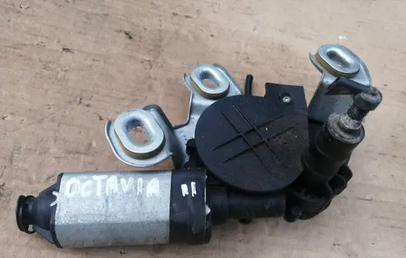 Skoda Octavia Mk2 (1Z) Rear window wiper motor 1Z5955711A