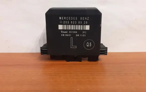 Mercedes-Benz C W203 Door control unit/module 9088 2038206526