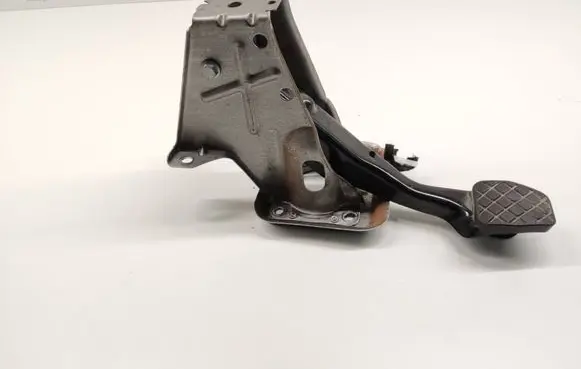 Volkswagen Jetta VI Brake pedal 1K1721057