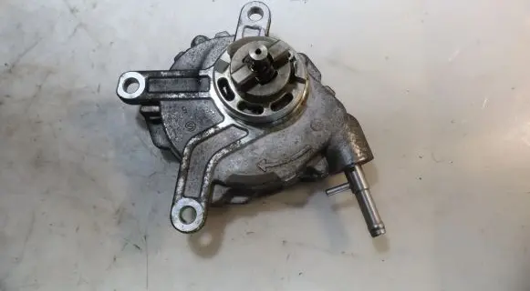 Toyota Auris 150 Vacuum pump