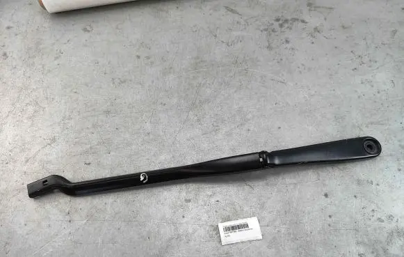 BMW 5 G30 G31 Front wiper blade arm 61617357303 61619463860 7357303
