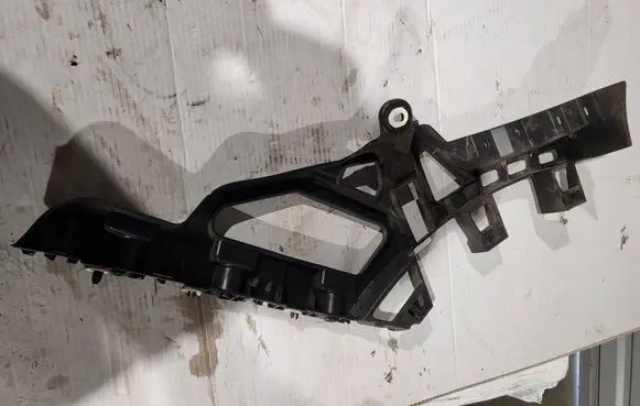 Peugeot 5008 II Rear bumper mounting bracket 9814615980