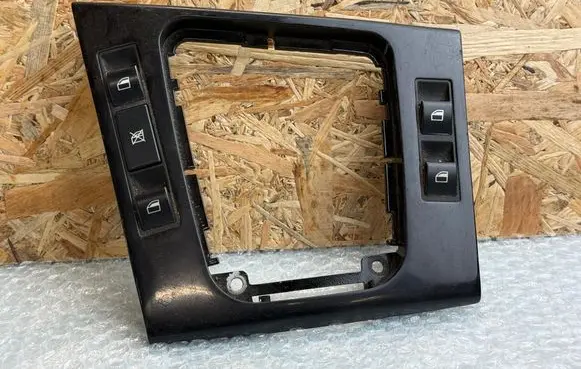 BMW 3 E46 Center console 8211465 51168211465 61318381514