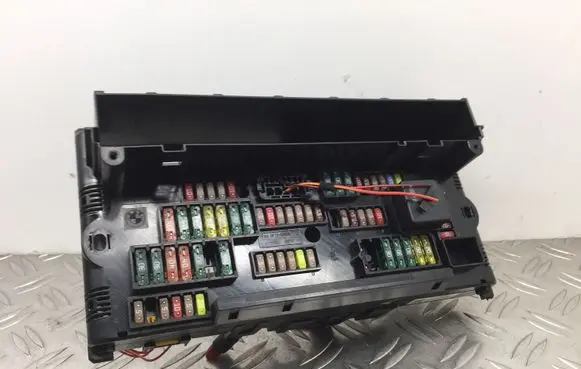 BMW 5 F10 F11 Fuse module 9210861 921086101
