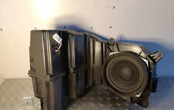 Lexus RX 450H Subwoofer speaker 861600WM10