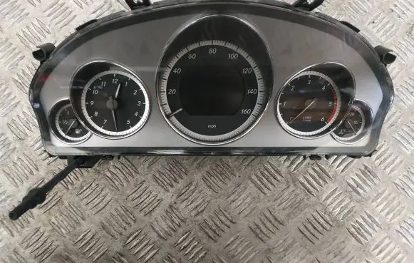 Mercedes-Benz E W212 Speedometer (instrument cluster) A2129001508 A2C53404970