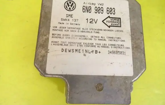 Volkswagen Polo III 6N 6N2 6NF Airbag control unit/module 6N0909603