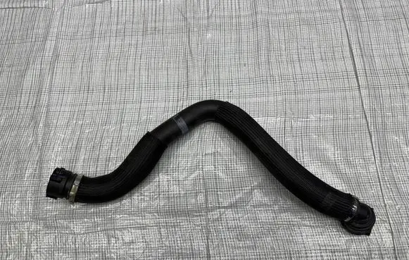 Maserati GranTurismo Engine coolant pipe/hose M189