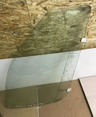 Mitsubishi Outlander Front door window glass four-door 43R00033