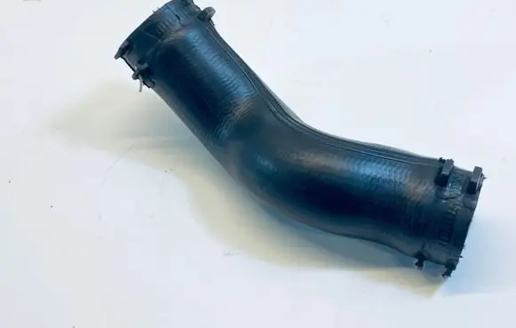Audi Q7 4L Intercooler hose/pipe 7L8145980