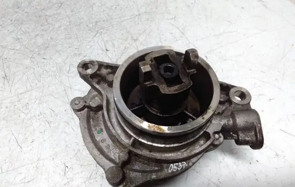 BMW 5 E60 E61 Vacuum pump 700437012 07T0162397