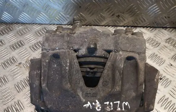 Mercedes-Benz E W212 Front brake caliper 2044213181 A2044213181