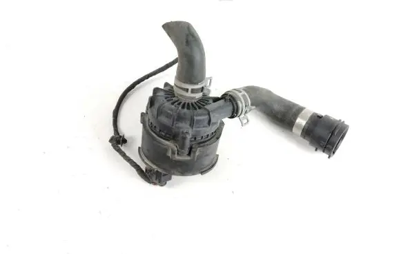 Porsche Taycan 9J1 Water pump 9J1965567B