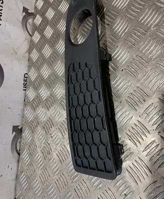 Volvo S80 Front bumper lower grill 30655929