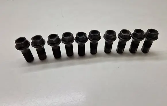 BMW i4 Nuts/bolts 