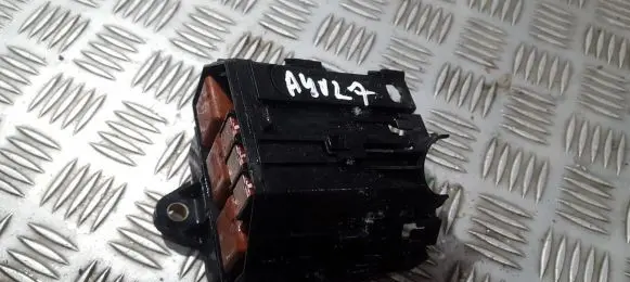 Toyota RAV 4 (XA20) Fuse box set