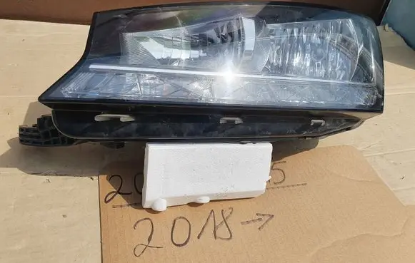 Skoda Fabia Mk3 (NJ) Headlight/headlamp 6V1941015D