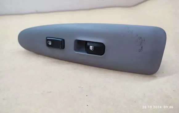 KIA Magentis Electric window control switch 935752G100