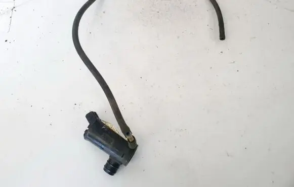 Volvo V70 Windscreen/windshield washer pump 9169611 060210-3050