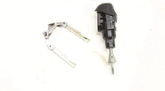 Volkswagen Golf VIII Front door lock (next to the handle) 5785148