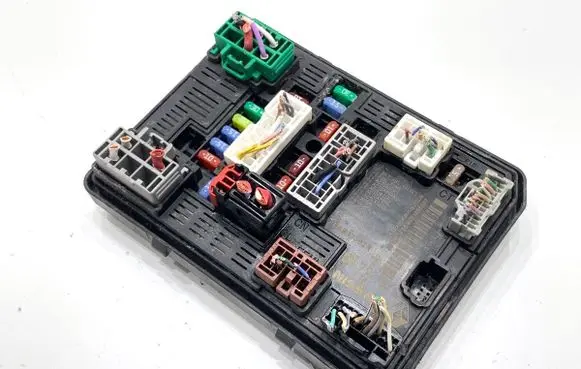 Renault Captur II Other control units/modules 284B69582R