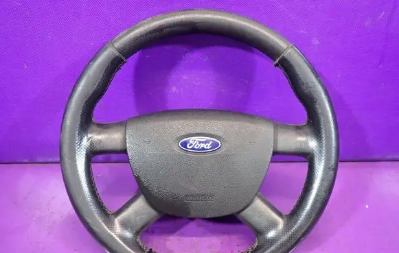 Ford Focus C-MAX Steering wheel
