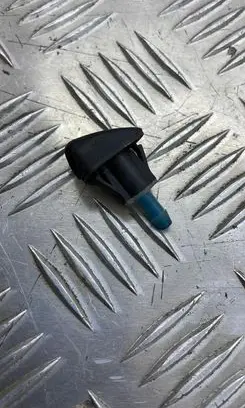 Hyundai Santa Fe Windshield washer spray nozzle 