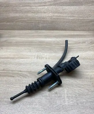 Opel Signum Clutch master cylinder 24412670