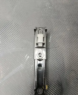 Opel Insignia A Seat belt adjustment rail F7239 09D26 09D24