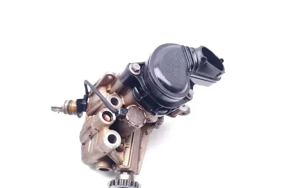 Mercedes-Benz A W176 Oil pump 2821800600 0029323418 150007372R