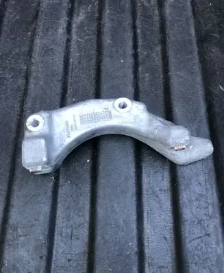 Volvo S90, V90 Engine mounting bracket 31401869