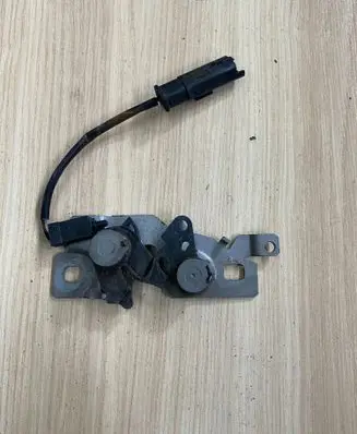 Opel Vivaro Rear door lock 