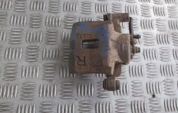 Toyota Corolla Verso AR10 Front brake caliper