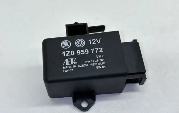 Skoda Octavia Mk2 (1Z) Seat heating relay 1Z0959772
