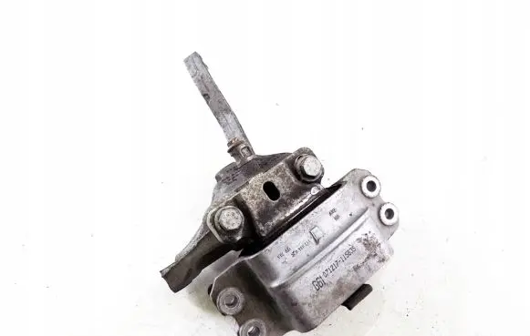 Volkswagen PASSAT B6 Engine mount bracket
