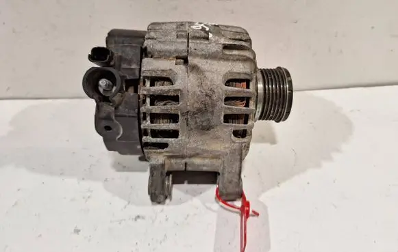 Peugeot 208 Generator/alternator 9670899580