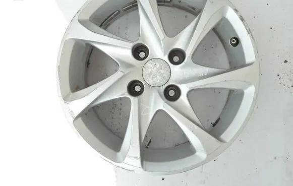 Peugeot 207 R15 alloy rim 9673773577