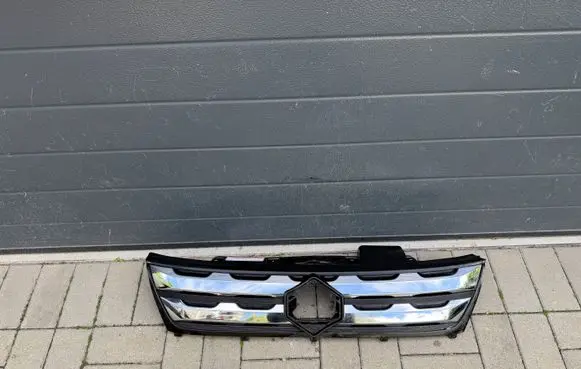 Suzuki Vitara (LY) Front bumper upper radiator grill 7212154P0