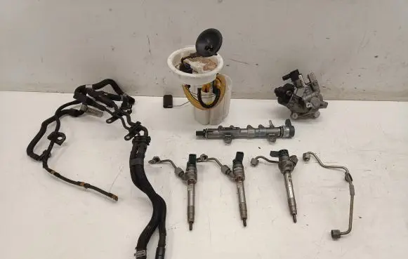 BMW 2 F46 Fuel injection system set 8511626 7300483 8511630