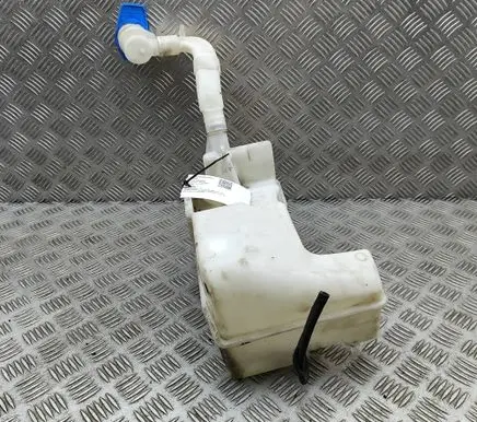 Volkswagen Jetta VI Windshield washer fluid reservoir/tank 5C6955453Q 5C6955453R