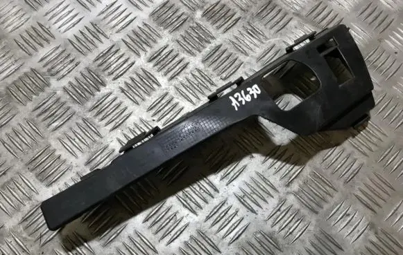 Ford Focus Front bumper mounting bracket 4m5117e857ac 4m51-17e857-ac