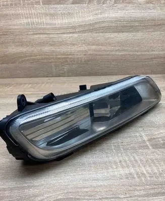 Volkswagen PASSAT B7 Front fog light 176162401 176623