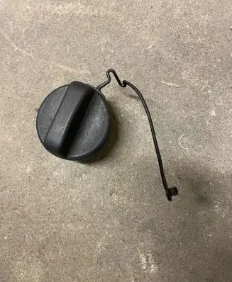 Toyota Prius+ (ZVW40) Fuel tank filler cap 